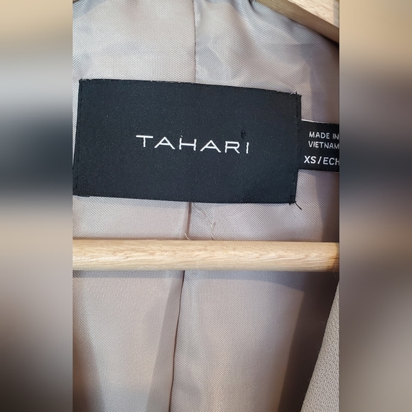 Tahari Jayden Crepe Topper Jacket Long Blazer Cream Tan Size XS - Picture 8 of 12